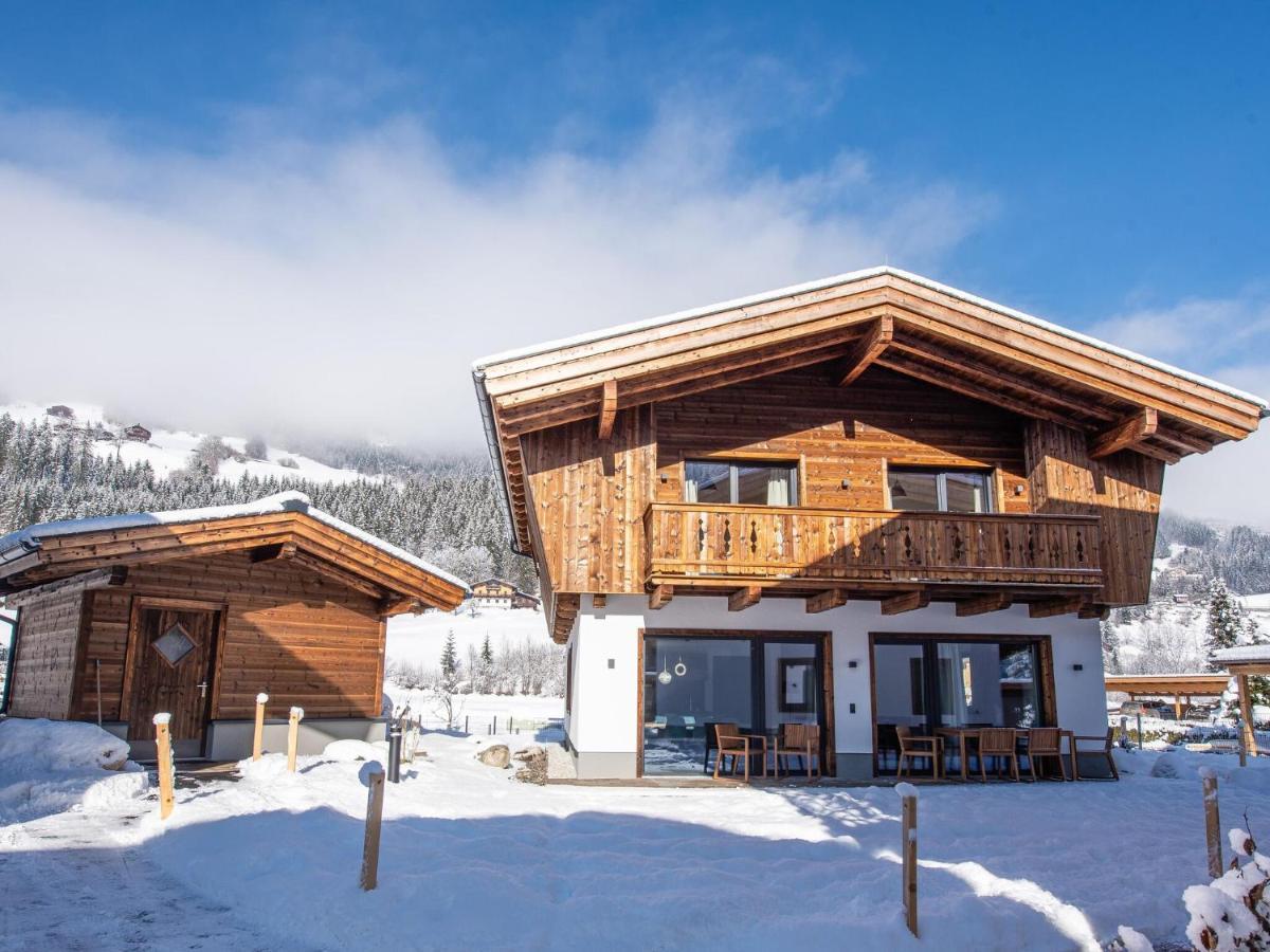Apartment In Wald Im Pinzgau With A Carport Wald im Pinzgau Exterior foto
